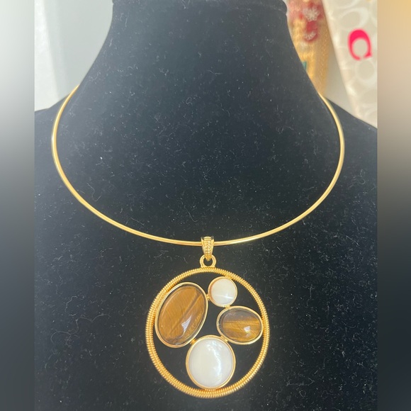 Joan Rivers Classics Collection Gold Tiger eye/Mother of Pearl Necklace - Picture 1 of 6